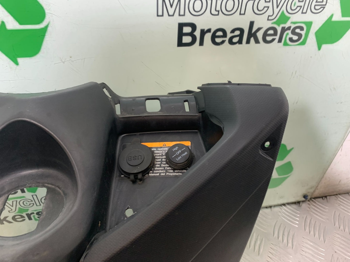 YAMAHA XMAX 125 XMAX-125 INNER PANEL   YEAR 2015-2020  (CMB1266)