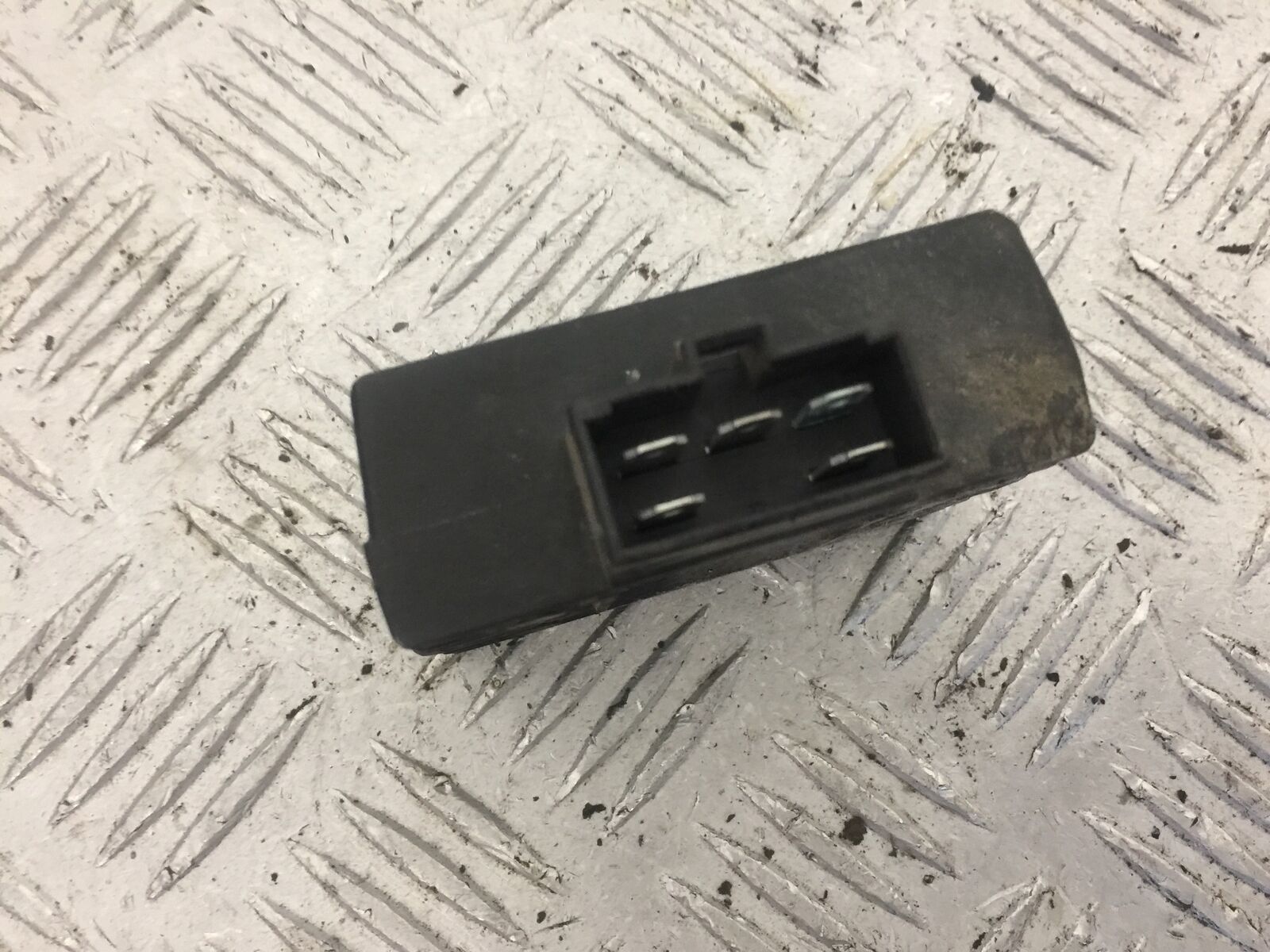 YAMAHA XT125X XT125 X REGULATOR YEAR 2008  (STOCK 857)