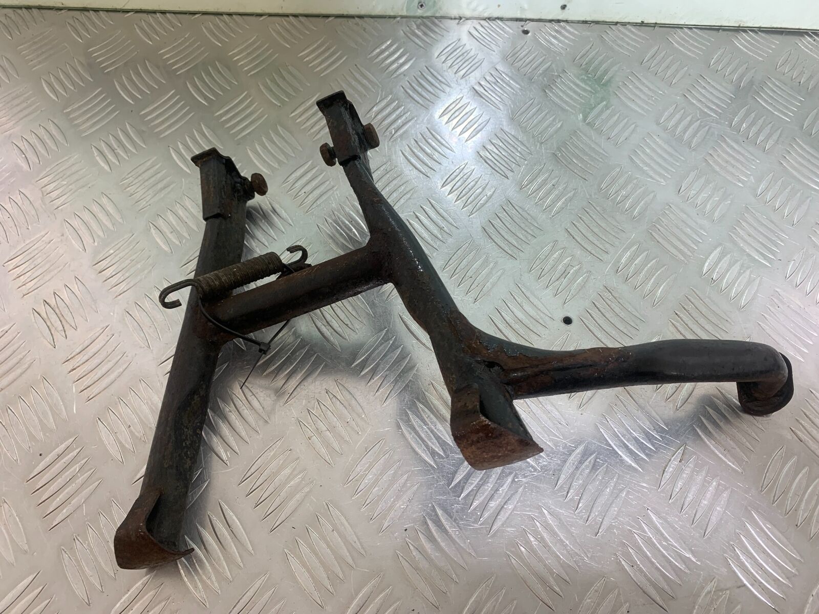 KAWASAKI ZR 750 ZEPHYR CENTER STAND   YEAR 1991-95 (CMB1008)