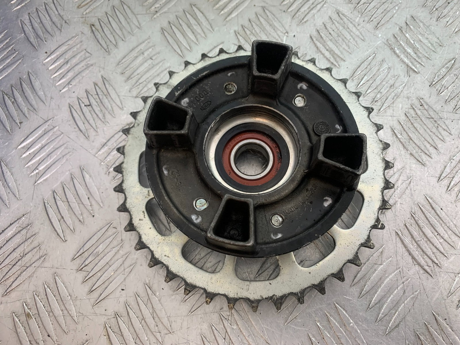 KAWASAKI Z1000 SX REAR SPROCKET CARRIER YEAR 2014-16 (CMB1264)