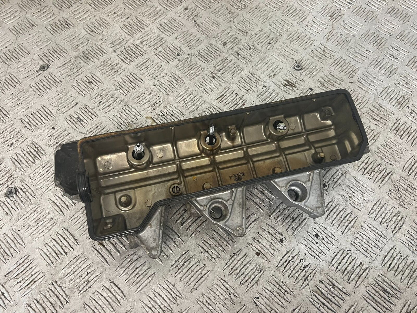 HONDA GL1800 GL 1800 RIGTH ROCKER COVER   YEAR 2004 ABS (STOCK 890)