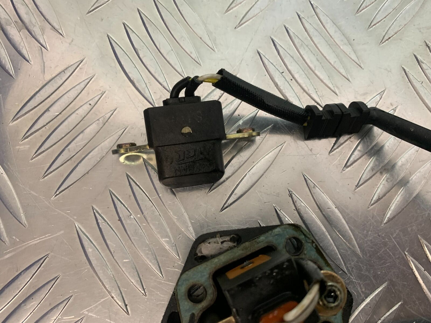 HONDA CBR1100 BLACKBIRD IGNITION PICK UPS   YEAR 1999-05 (STOCK 961)