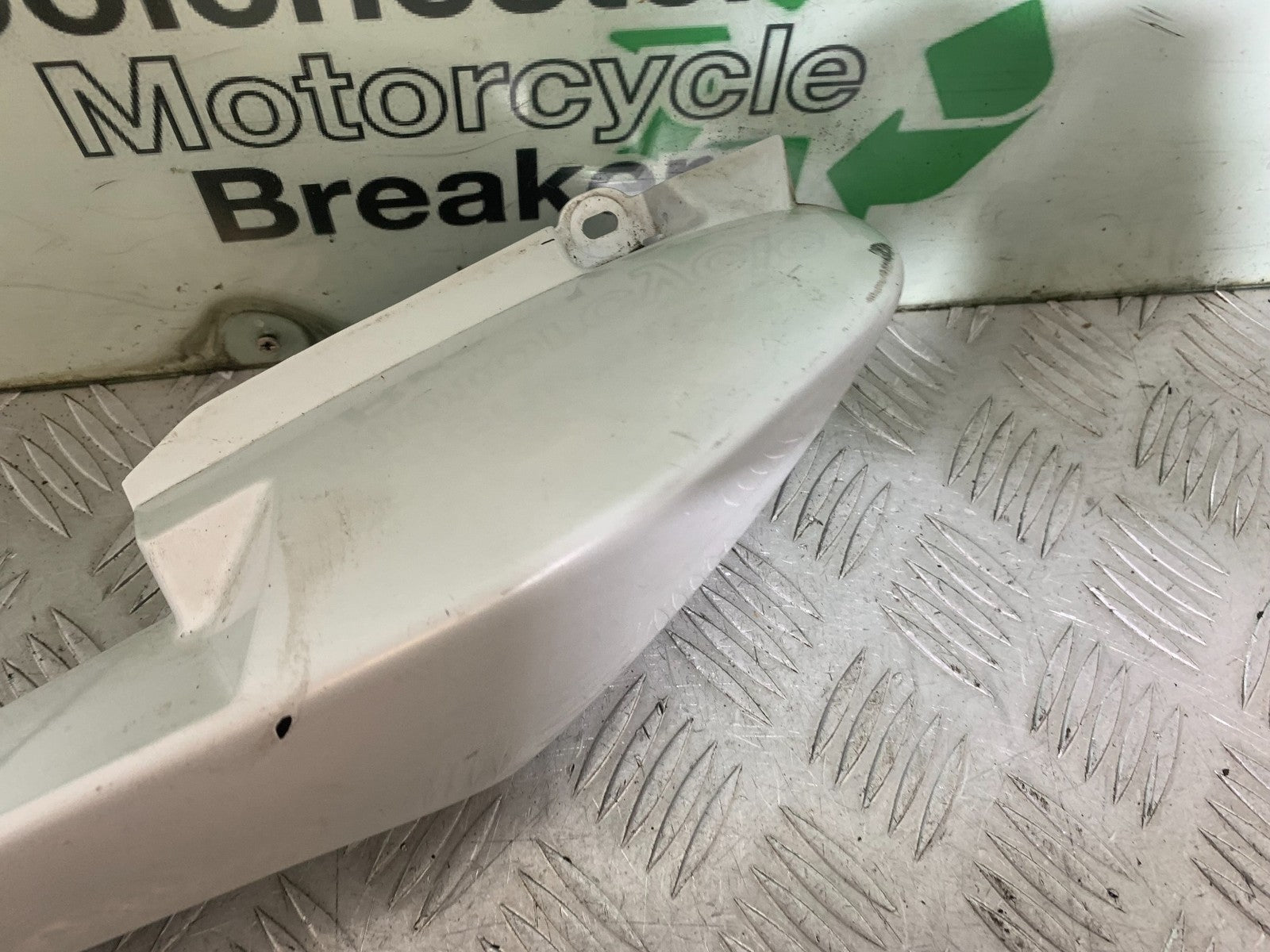 YAMAHA YS125 YS 125 RIGHT TAIL PIECE   YEAR 2017-2021 (CMB1321)