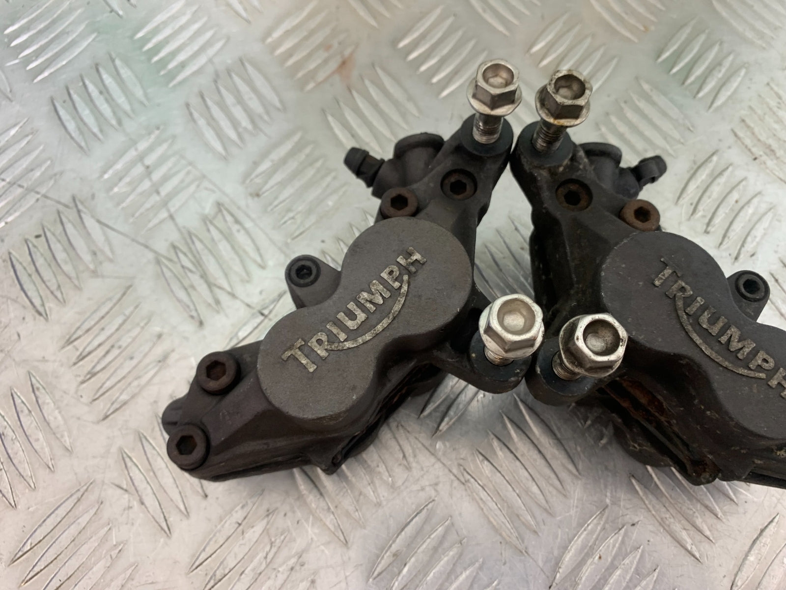 TRIUMPH T509 SPEED TRIPLE FRONT BRAKE CALIPERS  YEAR 1997-1998 (CMB1144)