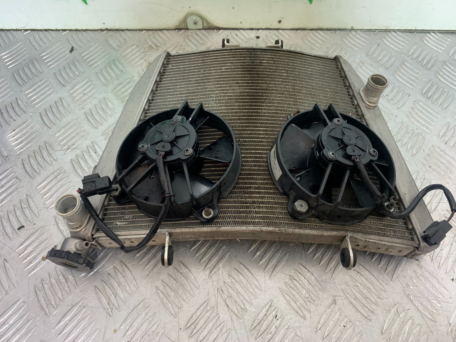 APRILIA TUONO 1000 V4 RADIATOR AND FANS   YEAR 2013-2014  (CMB1239)