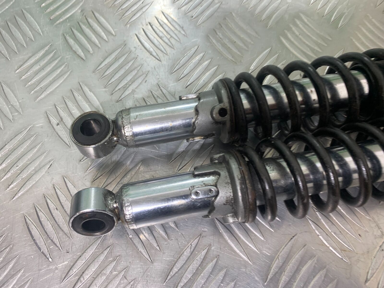 YAMAHA YBR125 YBR 125 REAR SHOCKS YEAR 2005-2007 (CMB1109)