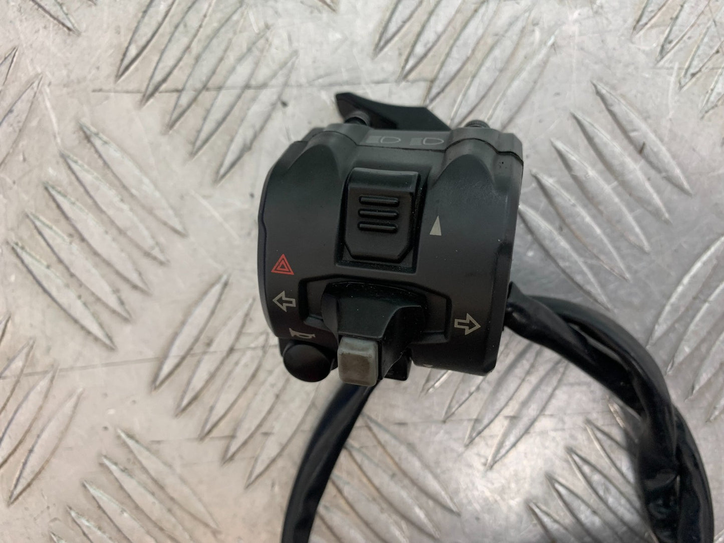 DUCATI 1299 PANIGALE LEFT SWITCH GEAR  YEAR 2016 (CMB 1187)