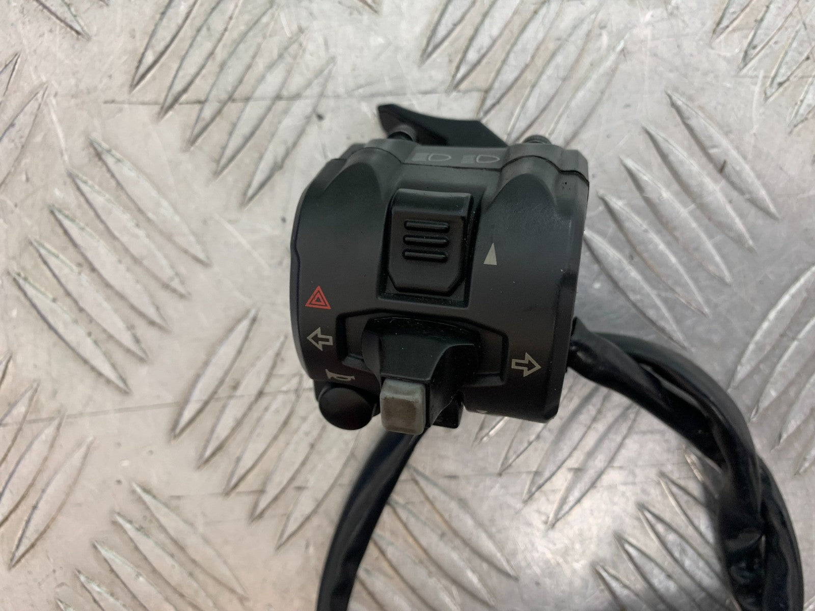 DUCATI 1299 PANIGALE LEFT SWITCH GEAR  YEAR 2016 (CMB 1187)