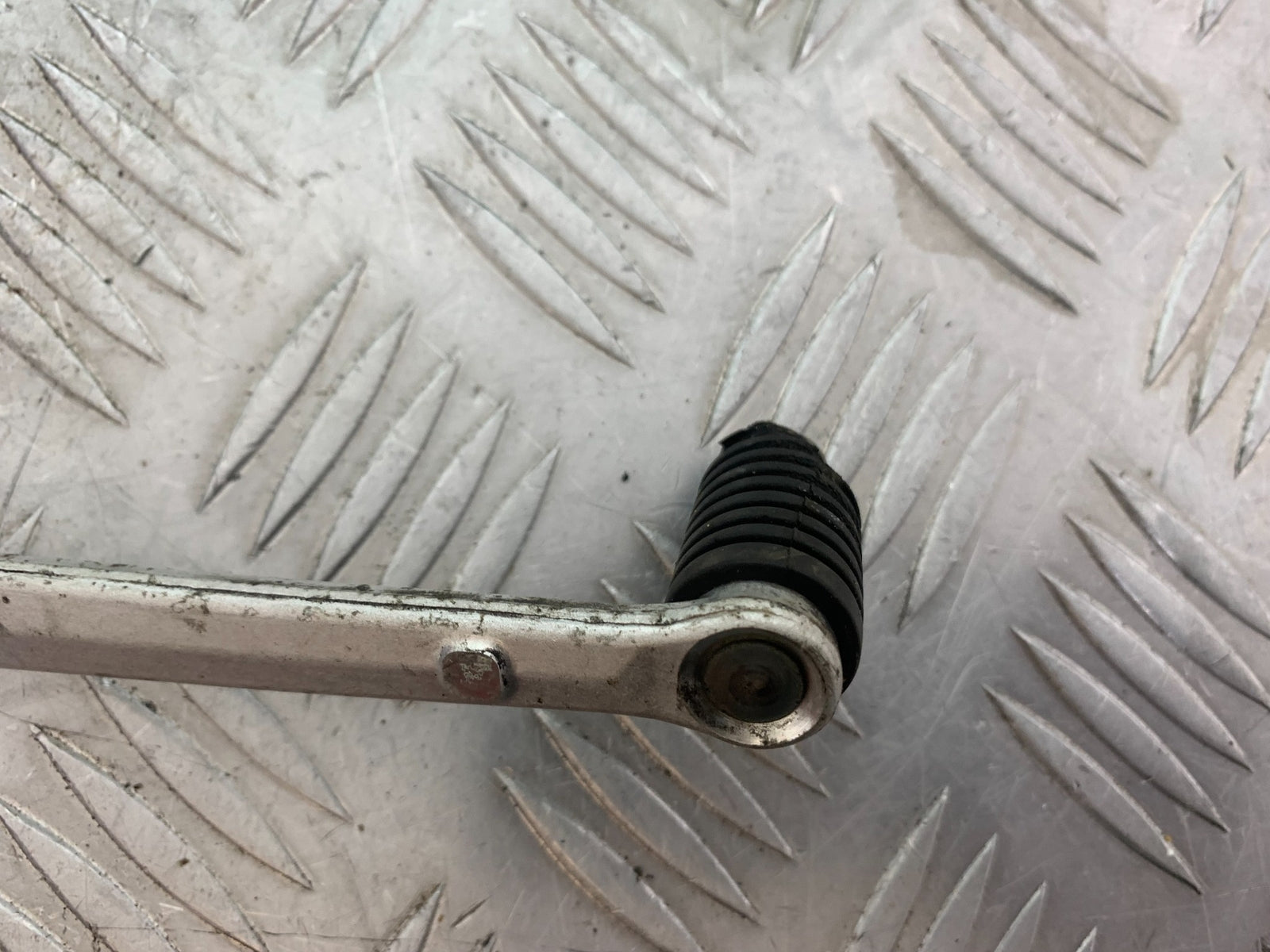 YAMAHA YZF R1 GEAR LEVER   YEAR 2004-2006 (CMB1155)