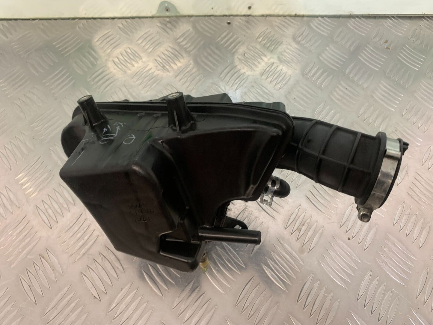 ROYAL ENFIELD 350 CLASSIC AIR BOX  YEAR 2022 (STOCK 967)