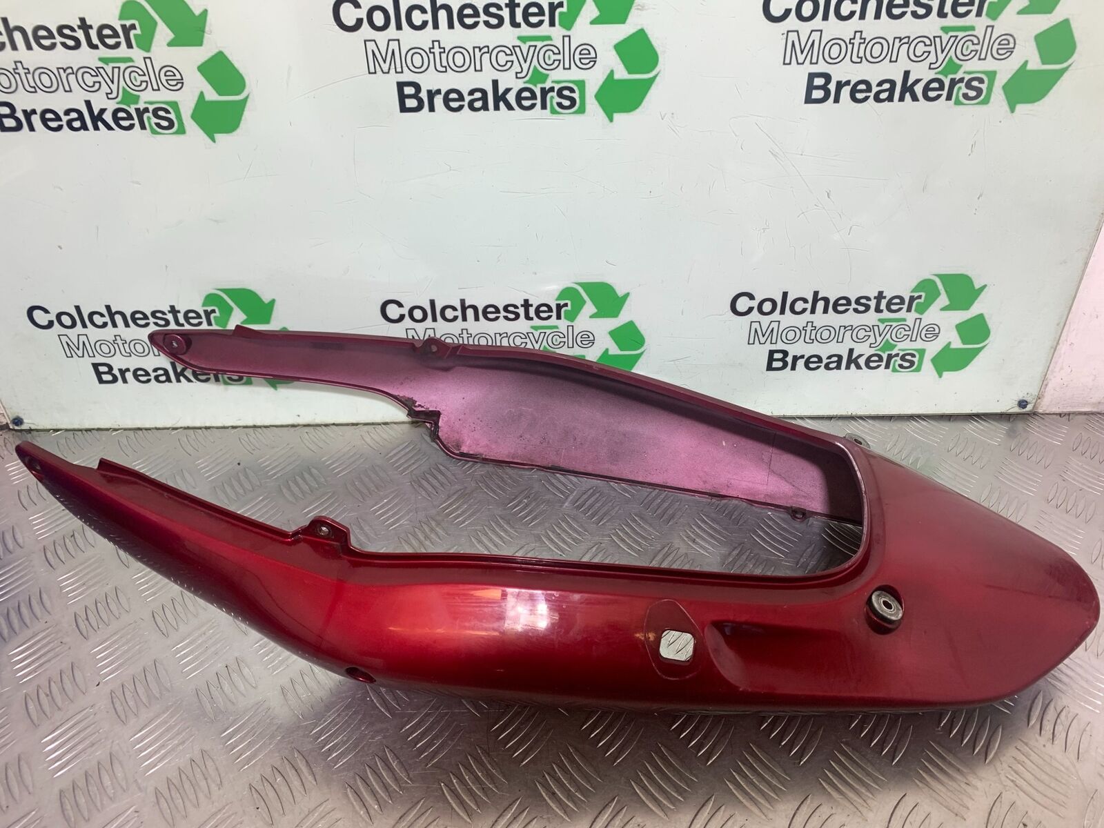 KAWASAKI Z750 ZR750 ZR-7S TAIL PIECE SEAT UNIT  YEAR 1999-05 (CMB1135)