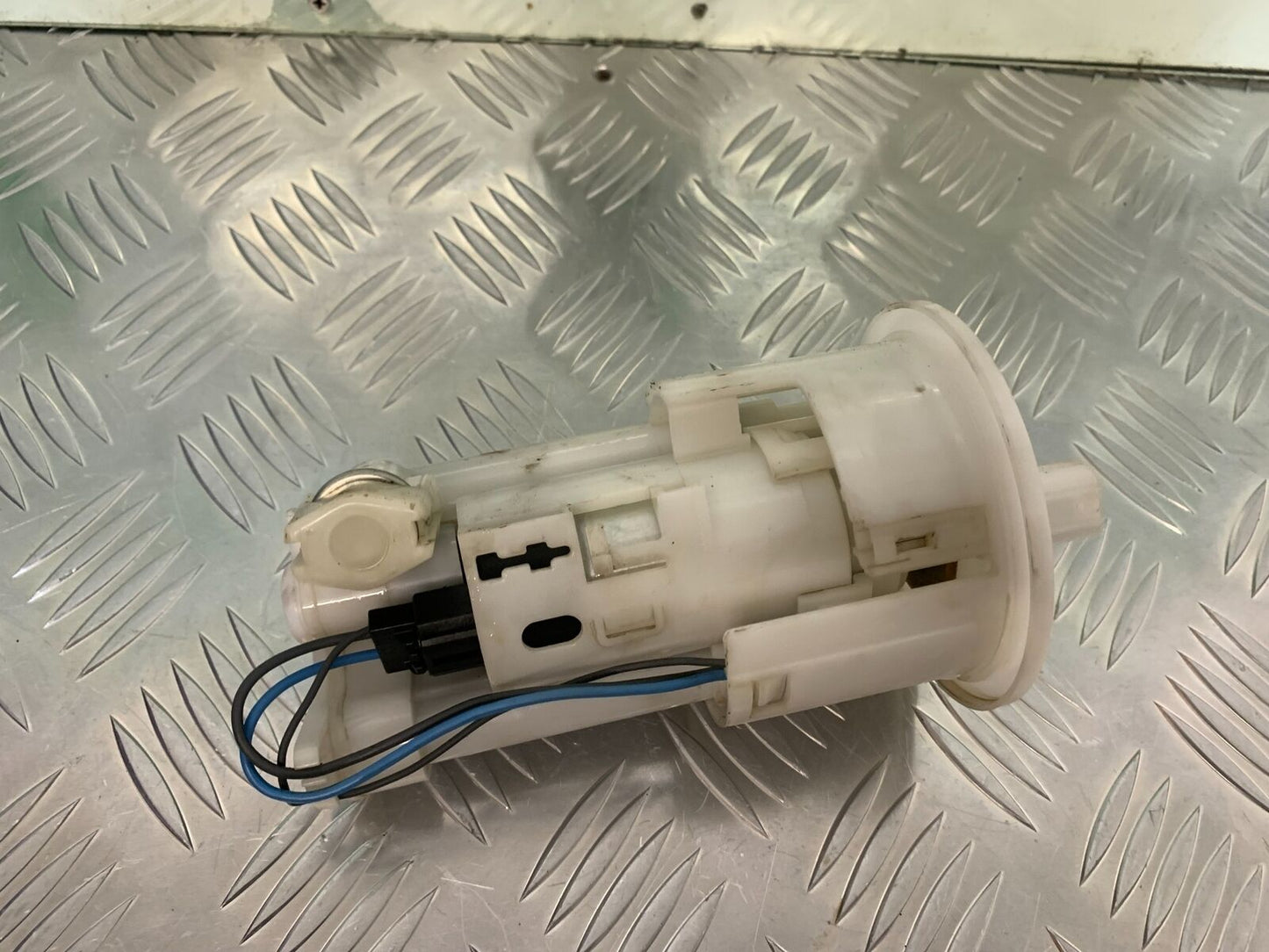 TRIUMPH TIGER 800 XCA PETROL PUMP  YEAR 2015-2017 (STOCK 940)