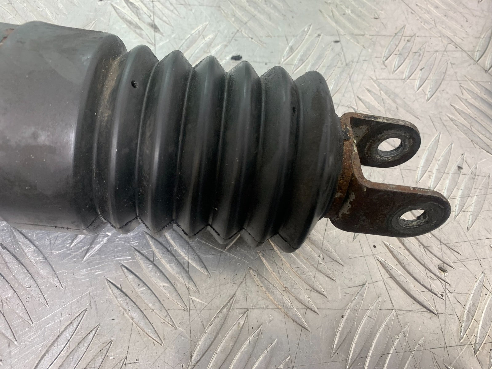 KAWASAKI GPZ600 GPZ 600 REAR SHOCK YEAR 1988-90 (CMB1258)