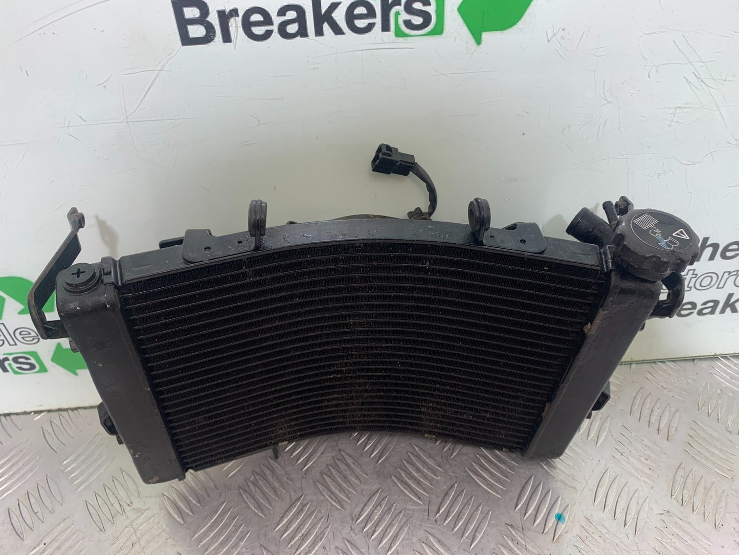 TRIUMPH 675 STREET TRIPLE R RADIATOR AND FAN  YEAR 2013 - 2016 (CMB1221)
