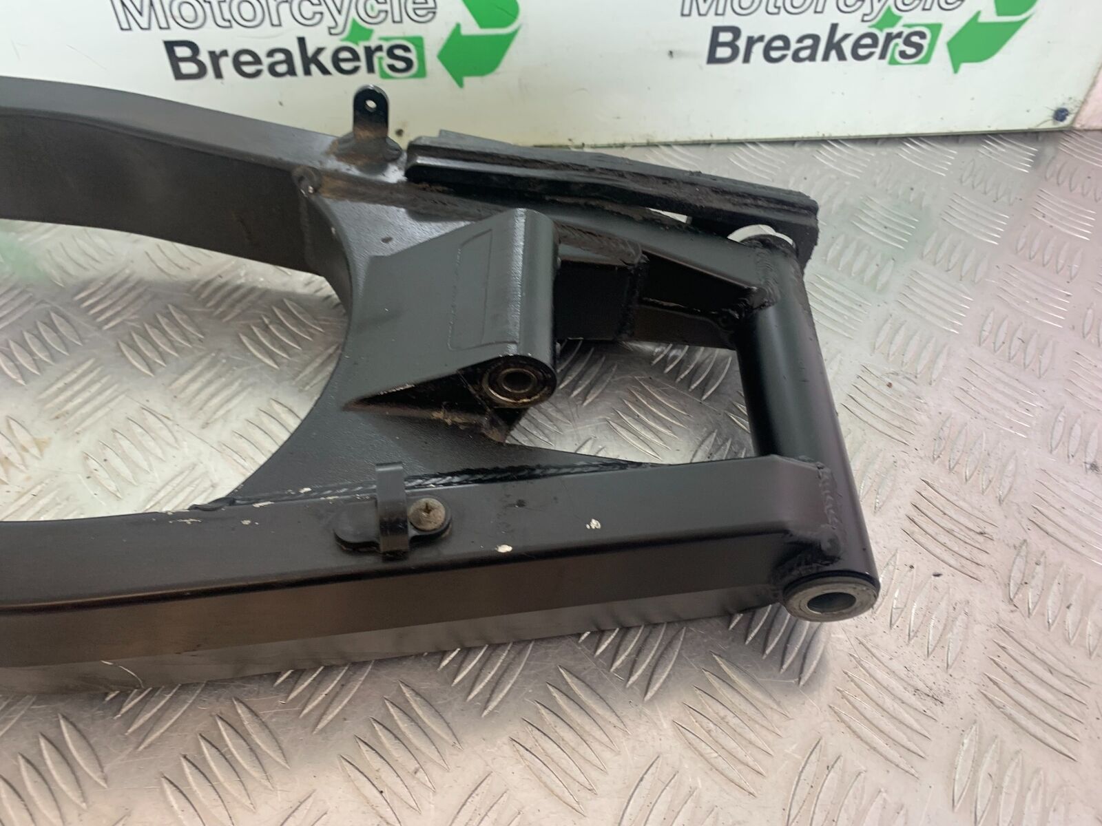 SUZUKI GSF1250 GSF 1250 BANDIT SWINGARM  YEAR 2007-2011 (CMB1125)