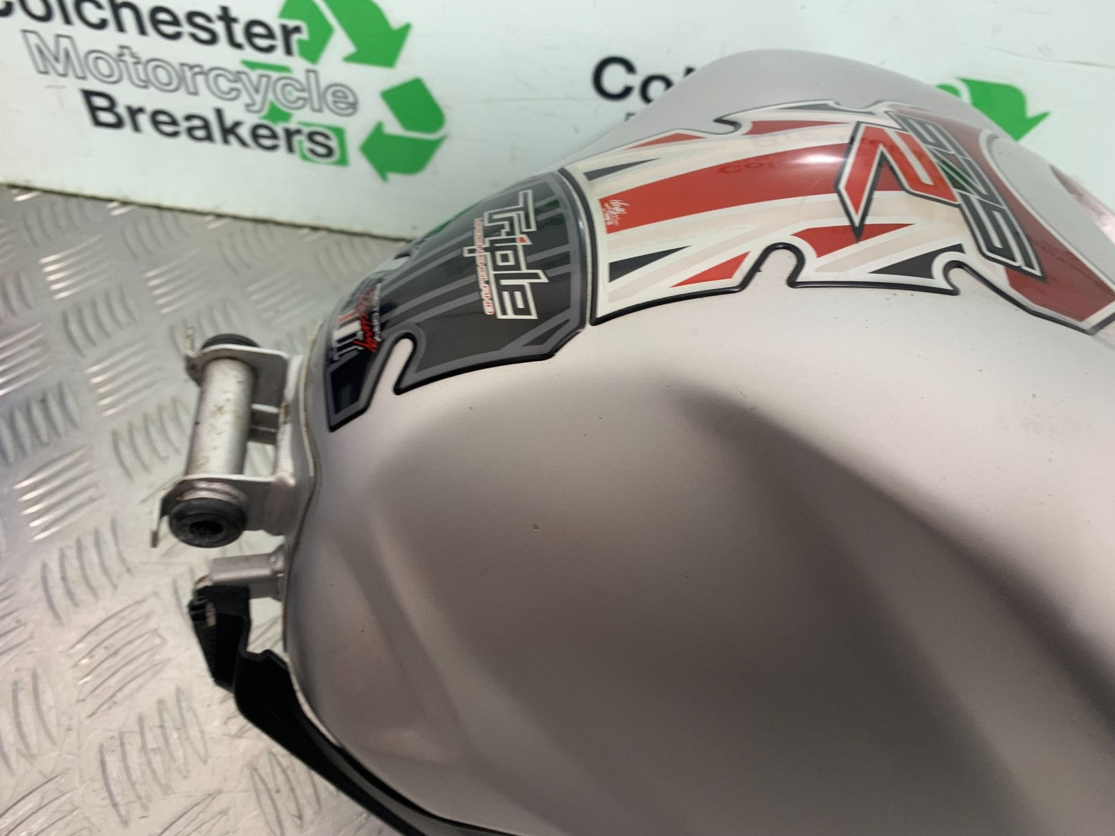 TRIUMPH 675 STREET TRIPLE RX PETROL TANK    2015- 2017 (CMB1299)