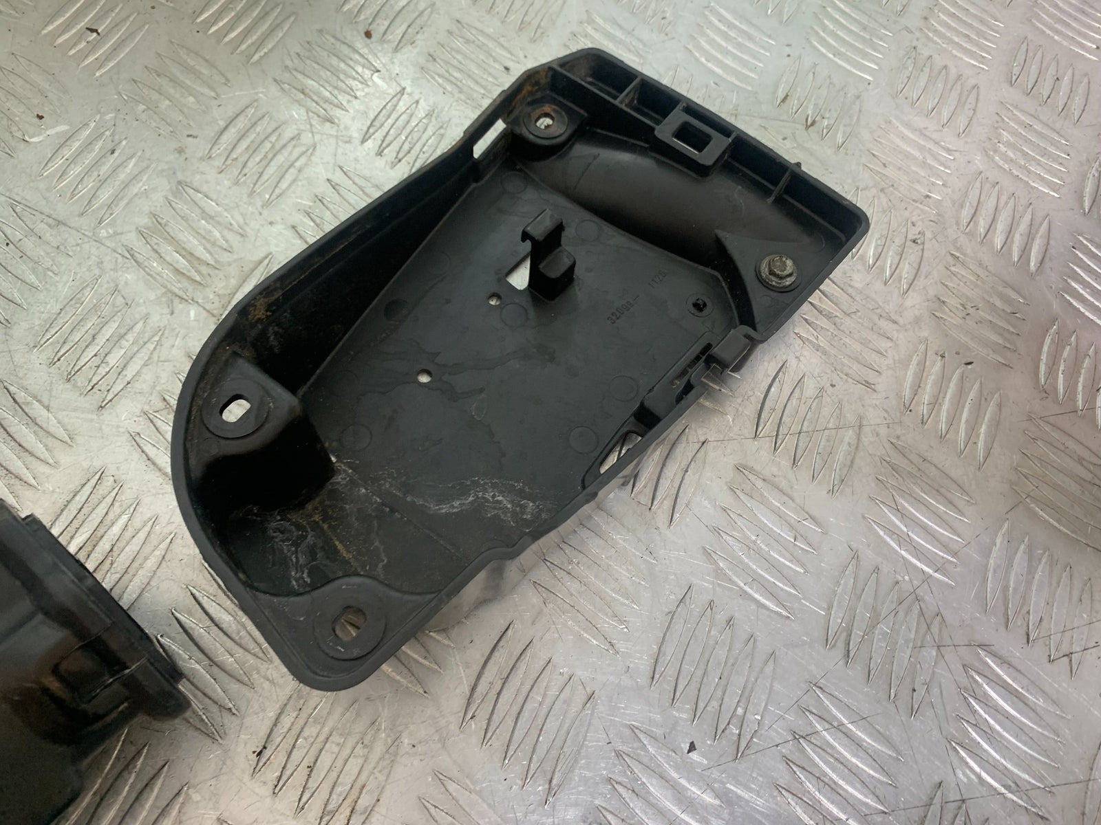 KAWASAKI VN1500 CLASSIC AIRBOX   YEAR 1999 -2006 (CMB1166)