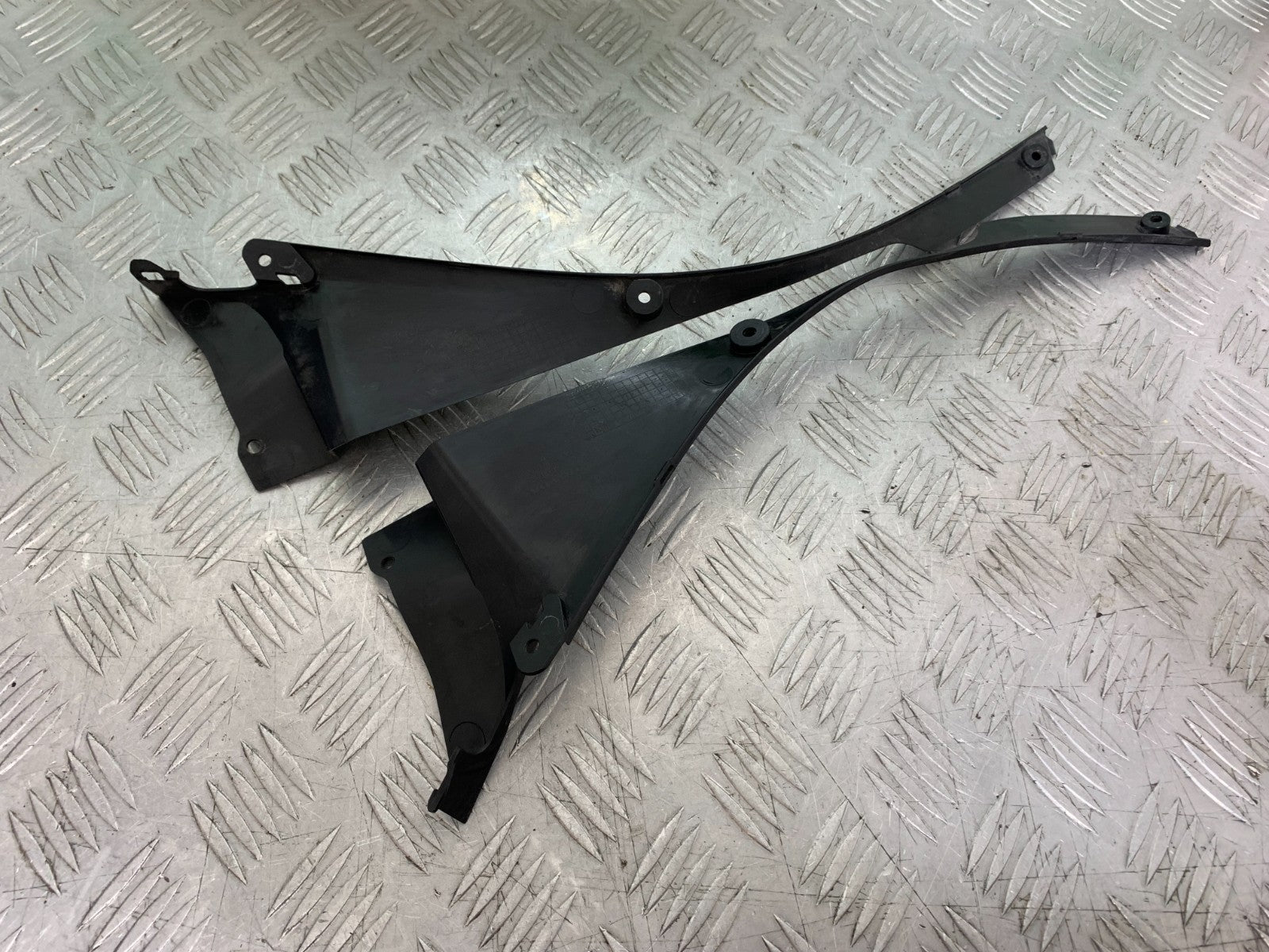 HONDA CBR1000 RR  LEFT AND RIGHT INNER INFILLS YEAR  2008-2011 (CMB1330)