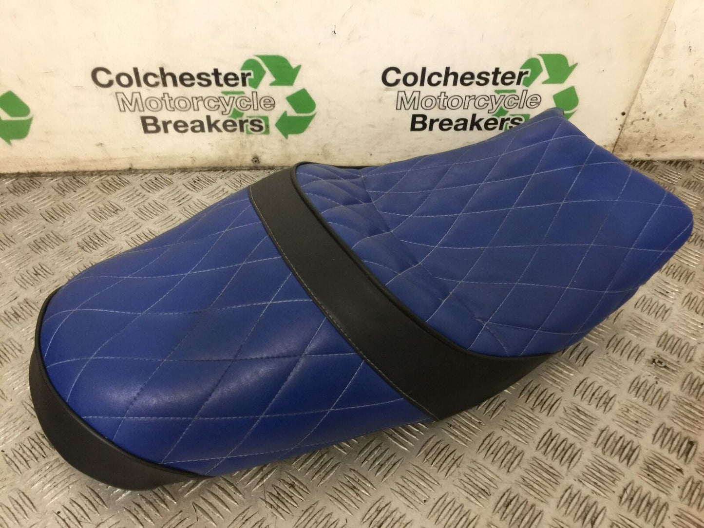 SUZUKI GSF1200 GSF 1200 BANDIT SEAT YEAR 2001-2005 (STOCK 902)