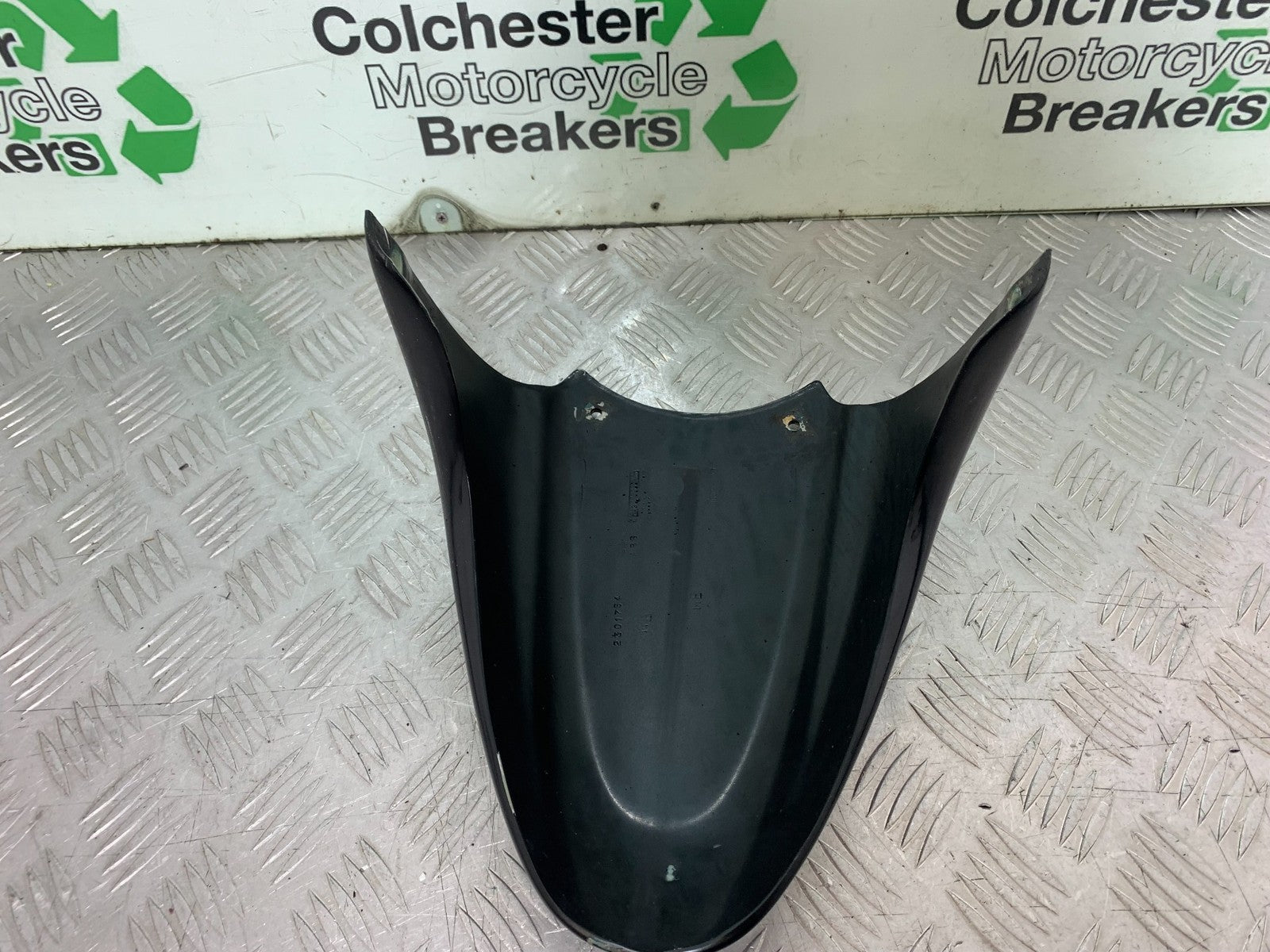 TRIUMPH 955i SPRINT ST FRONT MUDGUARD  YEAR 1999-04 (CMB1230)
