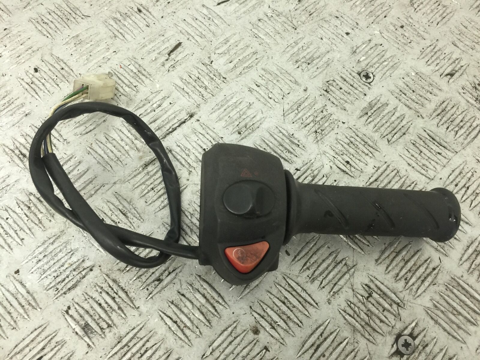 PEUGEOT GEOPOLIS 125 RIGHT SWITCH GEAR  YEAR 2011  (STOCK 887)