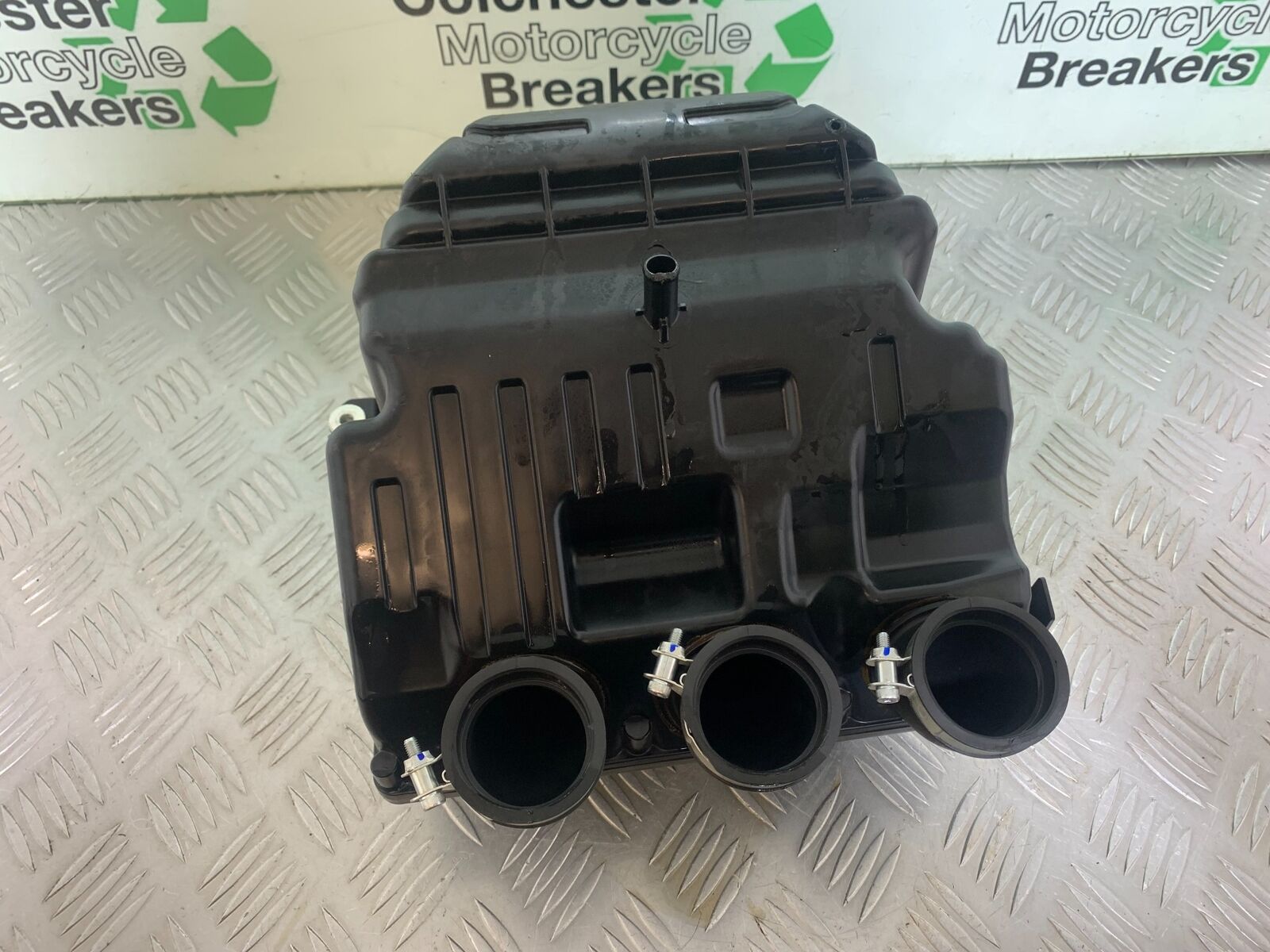 YAMAHA XSR900 XSR 900 AIRBOX   YEAR 2021-2022 (CMB1073)