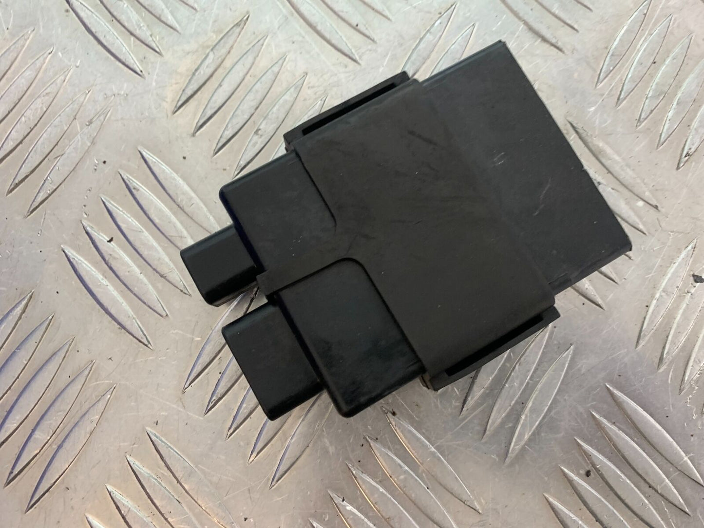 SUZUKI RF900 RF 900 CDI UNIT  YEAR 1994-1999 (CMB1020)