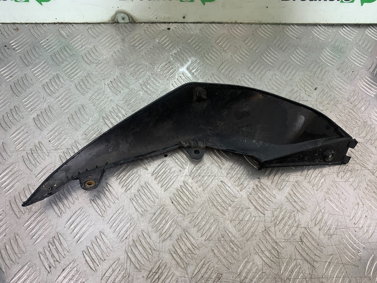 APRILIA 650 PAGASO STRADA RIGHT SEAT PANEL   YEAR 2005-2010 (CMB1260)