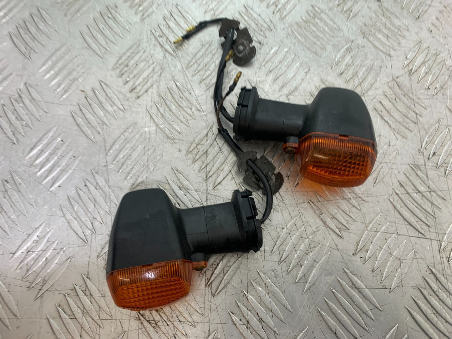 YAMAHA YZF R1 4XV FRONT INDICATORS YEAR 1998-99 (CMB1291)