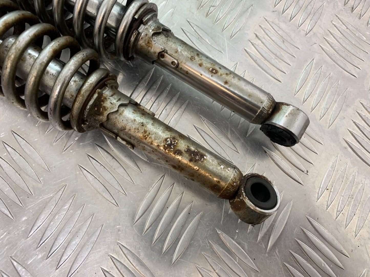 YAMAHA SR125 SR 125 REAR SHOCKS   YEAR 1996-2003 (CMB1021)