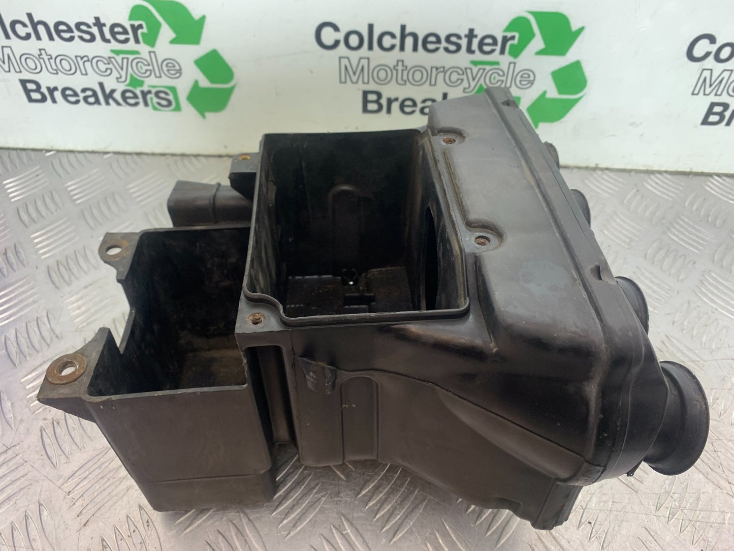 KAWASAKI GPZ600 GPZ 600 AIRBOX  YEAR 1988-90 (CMB1258)