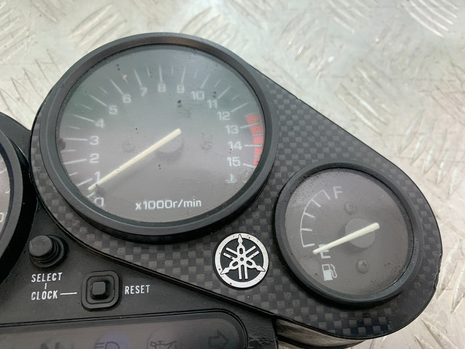 YAMAHA FZS600 FAZER 600 CLOCKS SPEEDO DASH   YEAR 1998-2001 (CMB1267)