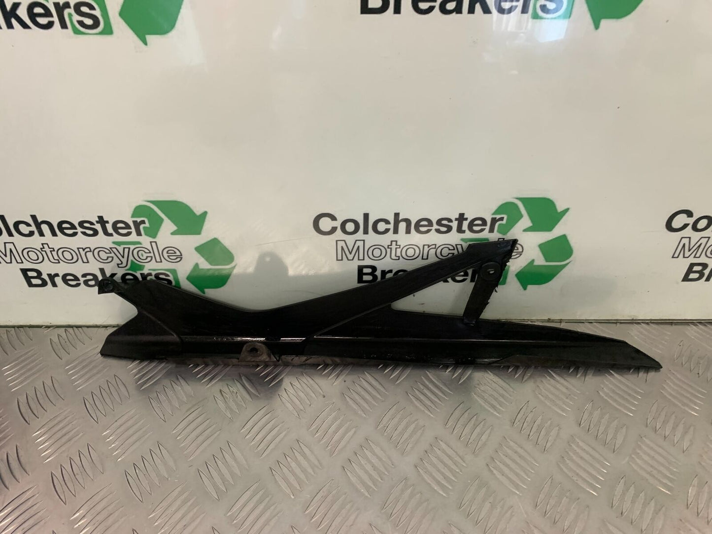 YAMAHA XJ6 XJ6-S CHAIN GUARD  YEAR 2009-2015 (STOCK 991)