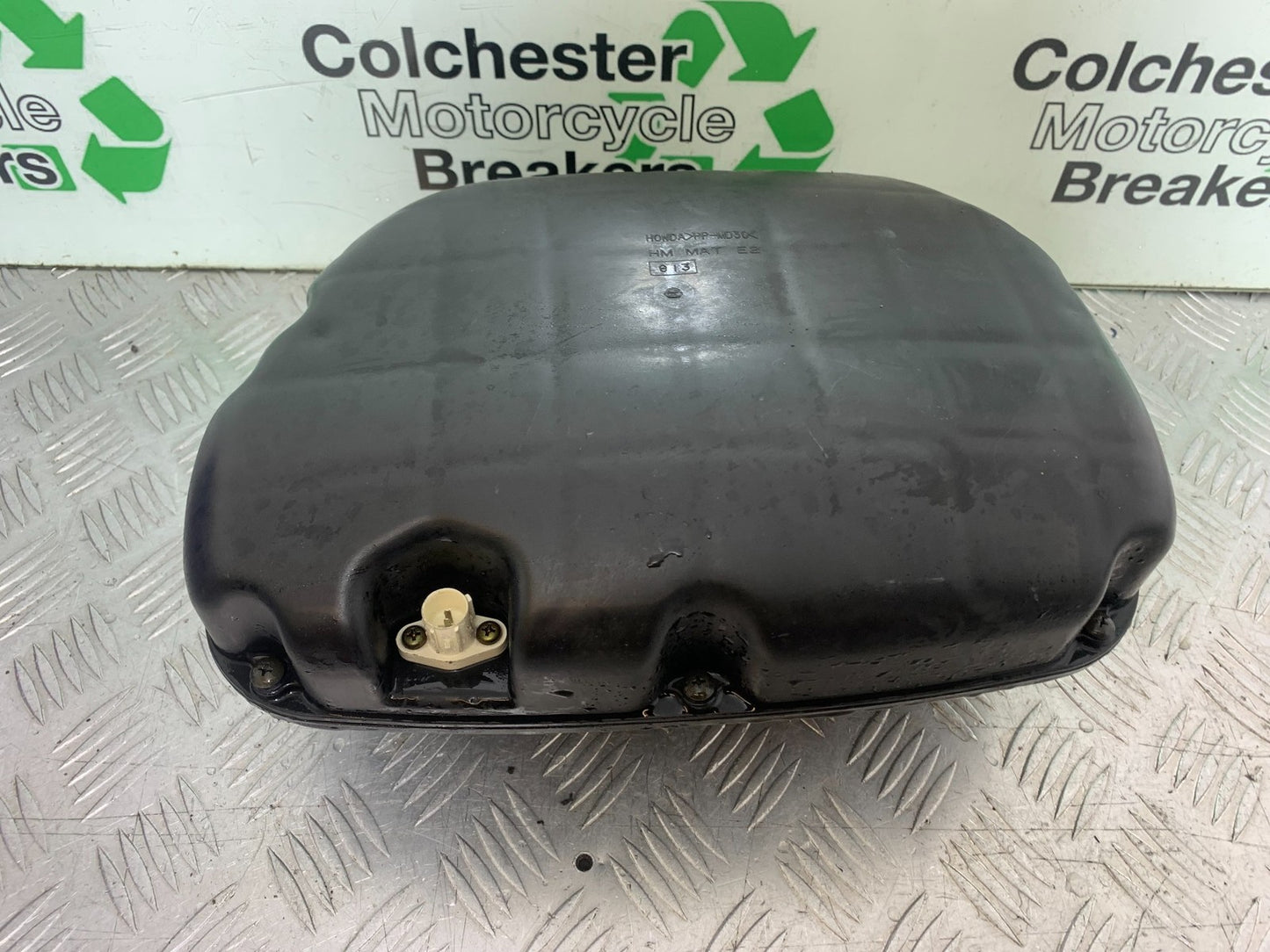 HONDA CBR1100 BLACKBIRD AIRBOX  YEAR 1999-2005 (CMB1232)