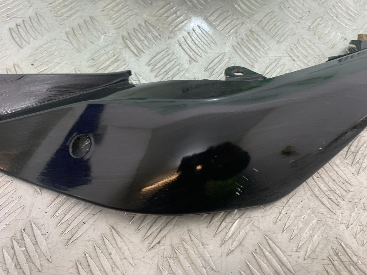 APRILIA 650 PAGASO STRADA LEFT SEAT PANEL   YEAR 2005-2010 (CMB1260)