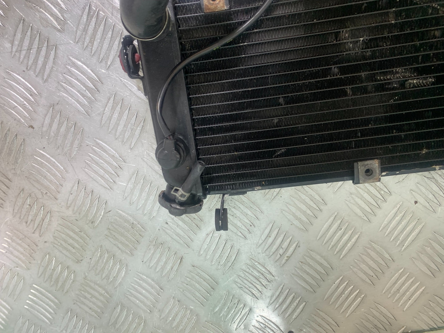 SUZUKI SV650 SV 650 mk1 RADIATOR    YEAR 1999-2002 (CMB1160)