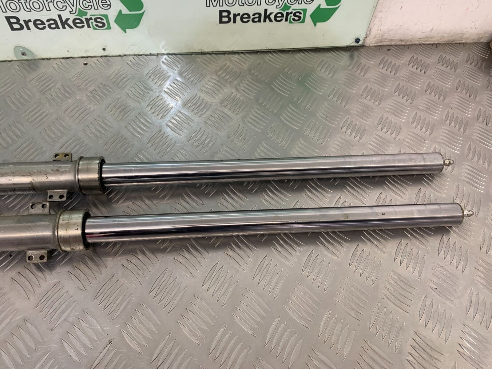 KAWASAKI KLR250 KLR 250 FORKS  YEAR 1984-2001 (STOCK 980)