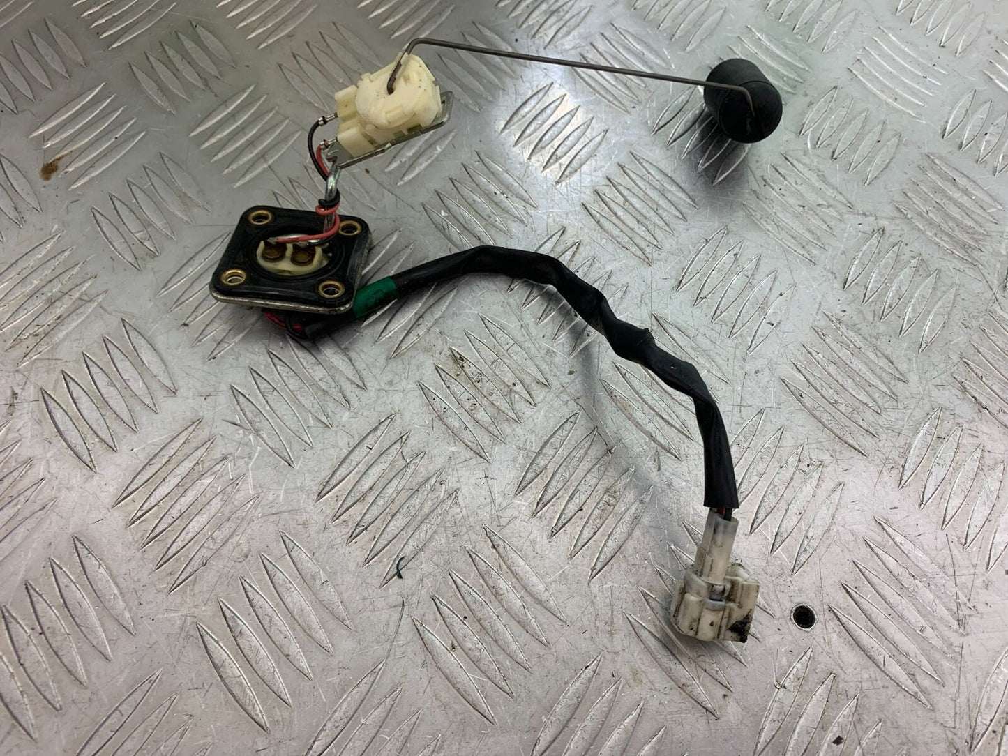 TRIUMPH THUNDERBIRD 1600 PETROL TANK SENDER  YEAR 2011 (CMB1107)