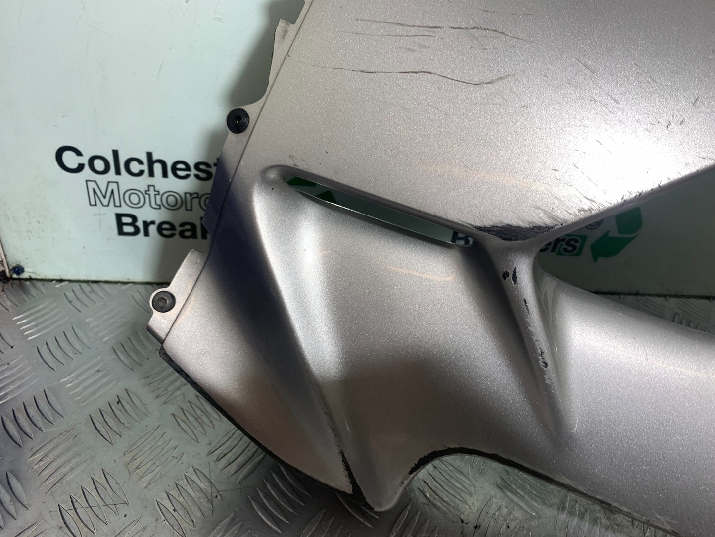 HONDA VFR800 PRE V-TEC RIGHT FAIRING PANEL  YEAR 1998-2001 (CMB1233)