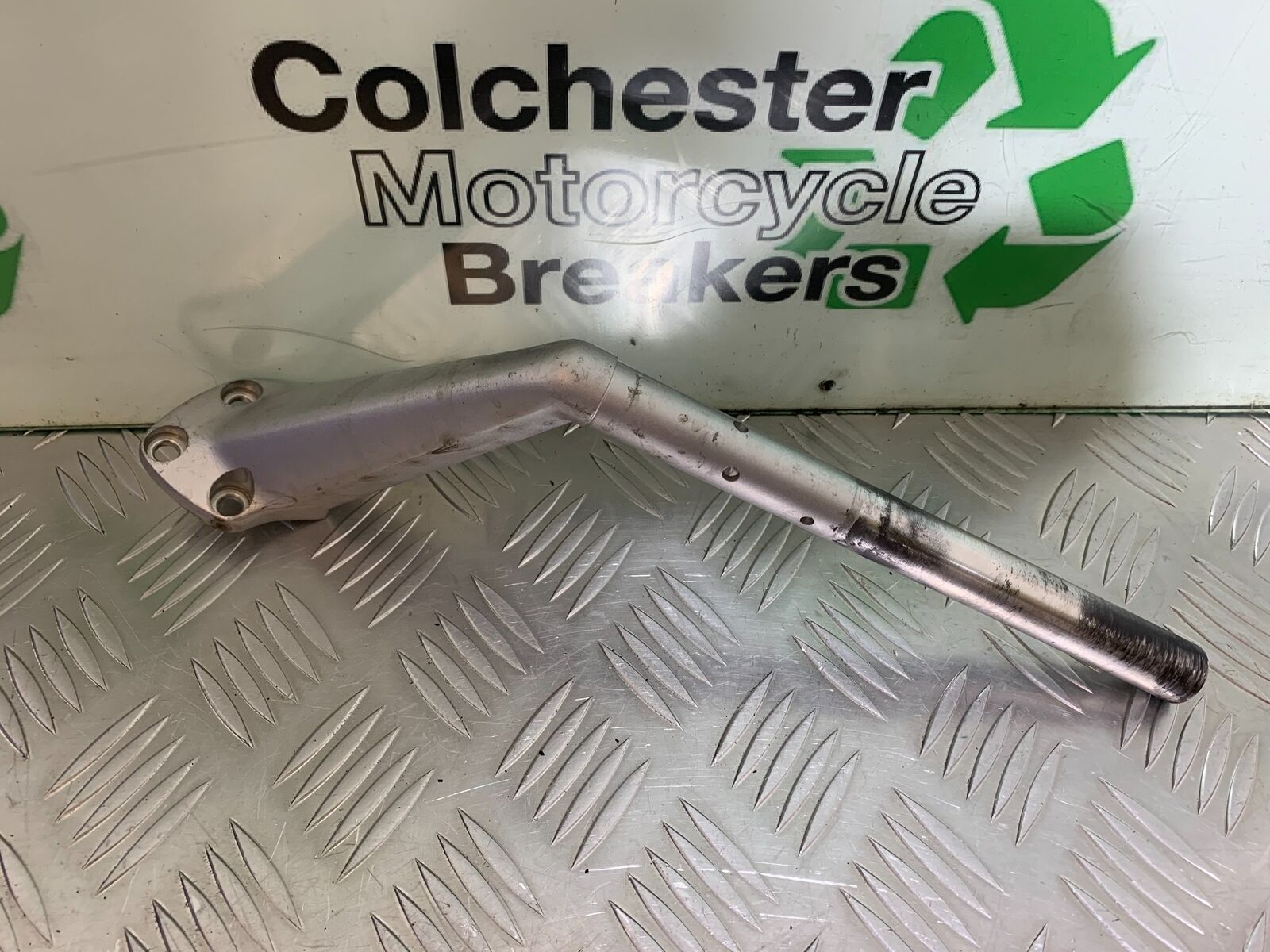 YAMAHA FJR1300 FJR 1300 RIGHT HANDLEBAR   YEAR 2001-05 (CMB1005)