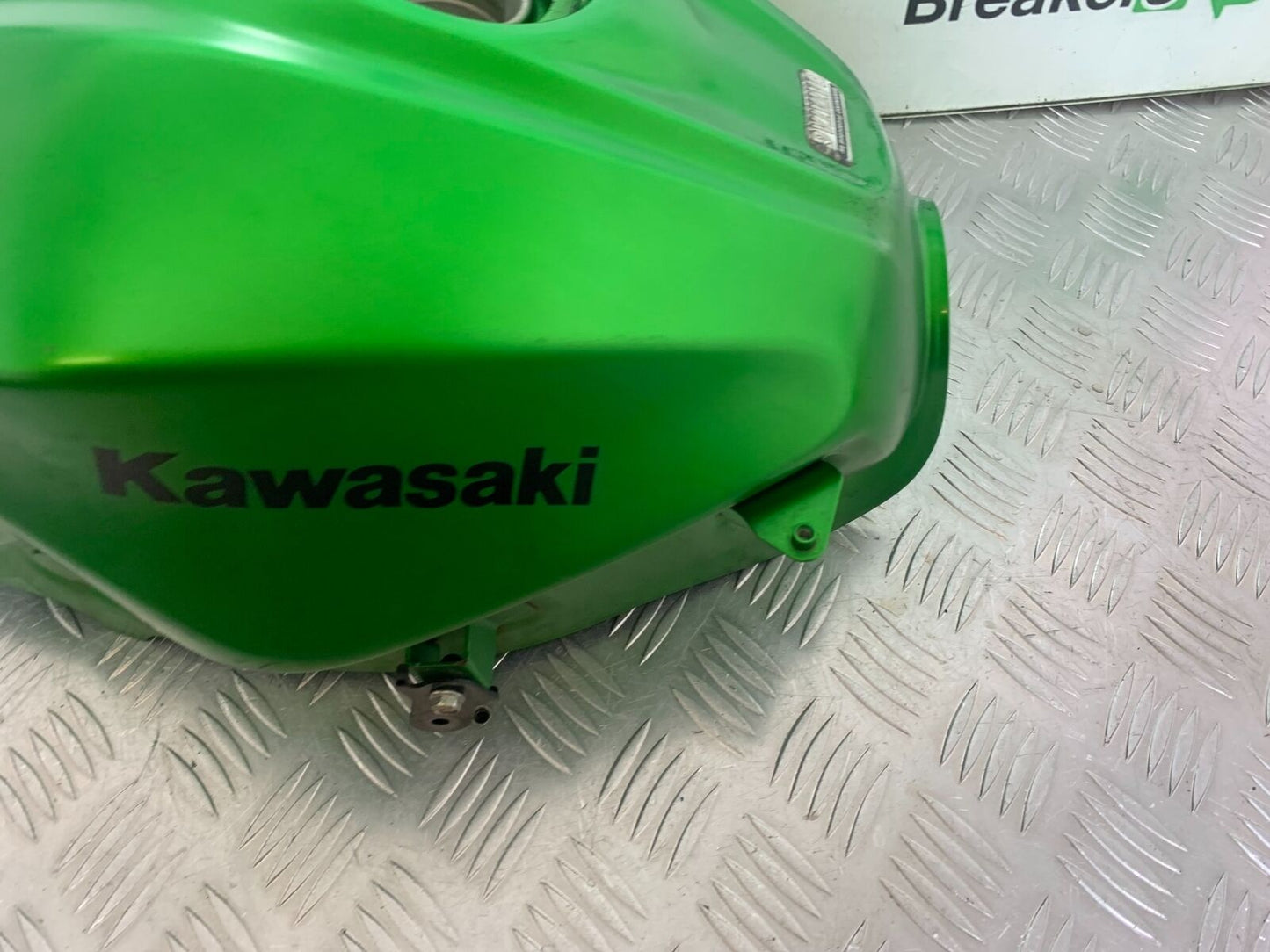 KAWASAKI Z300 ER300 PETROL TANK    YEAR 2016-2018  (CMB1056)