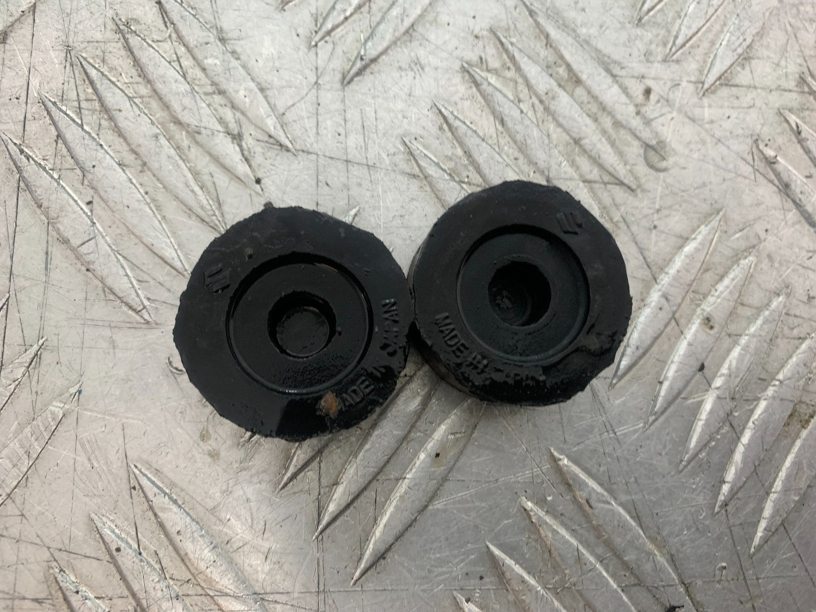 SUZUKI GP100 GP 100 PETROL TANK RUBBERS   YEAR 1978-1988 (CMB1259)