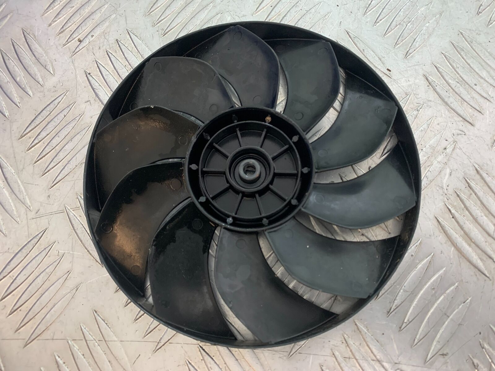TRIUMPH THUNDERBIRD 1600 RADIATOR FAN BLADE  YEAR 2011 (CMB1107)