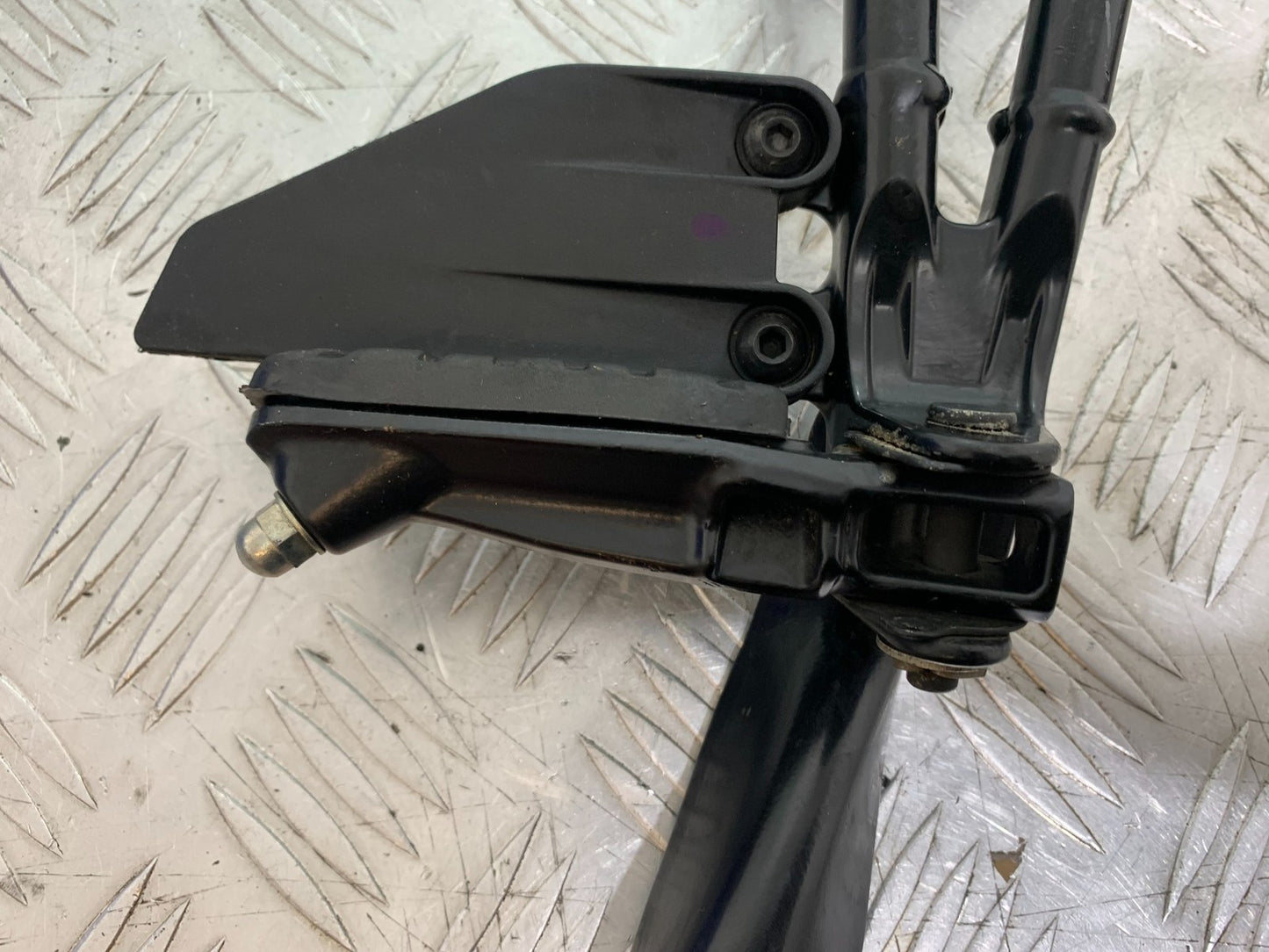 KTM 125 DUKE RIGHT REAR HANGER   YEAR 2018-2023 (CMB1185)