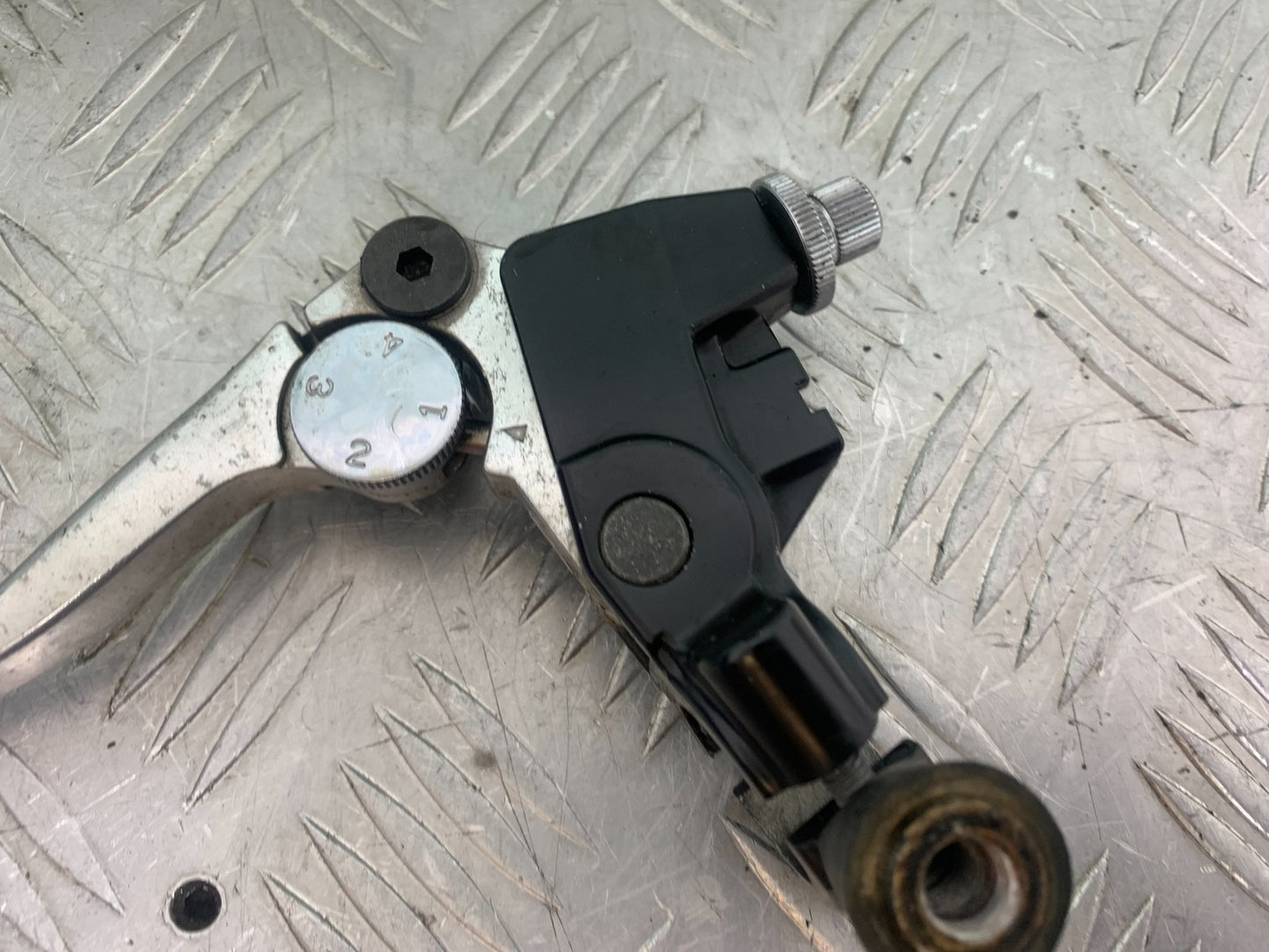 TRIUMPH 675 STREET TRIPLE CLUTCH LEVER AND BRACKET   2013-2016 (CMB1186)