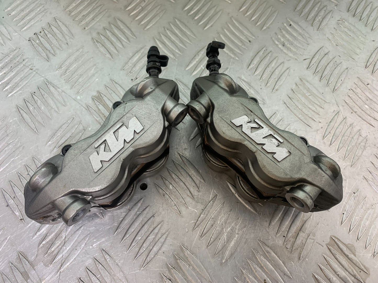 KTM 790 DUKE FRONT BRAKE CALIPERS  YEAR 2018-2021  (CMB11150)