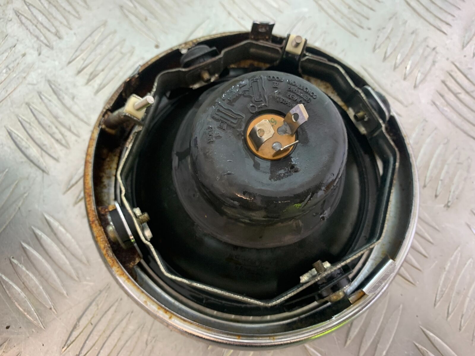 SUZUKI VS1400 VS 1400 INTRUDER HEADLIGHT YEAR 1988 (CMB1077)