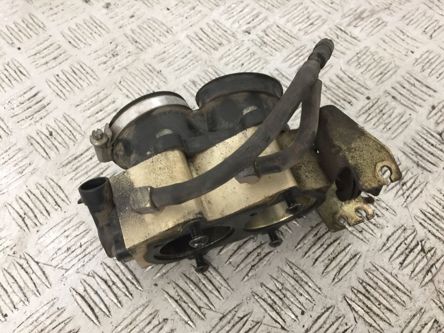 VICTORY V92 C THROTTLE BODIES  YEAR 2004 (STOCK 765)