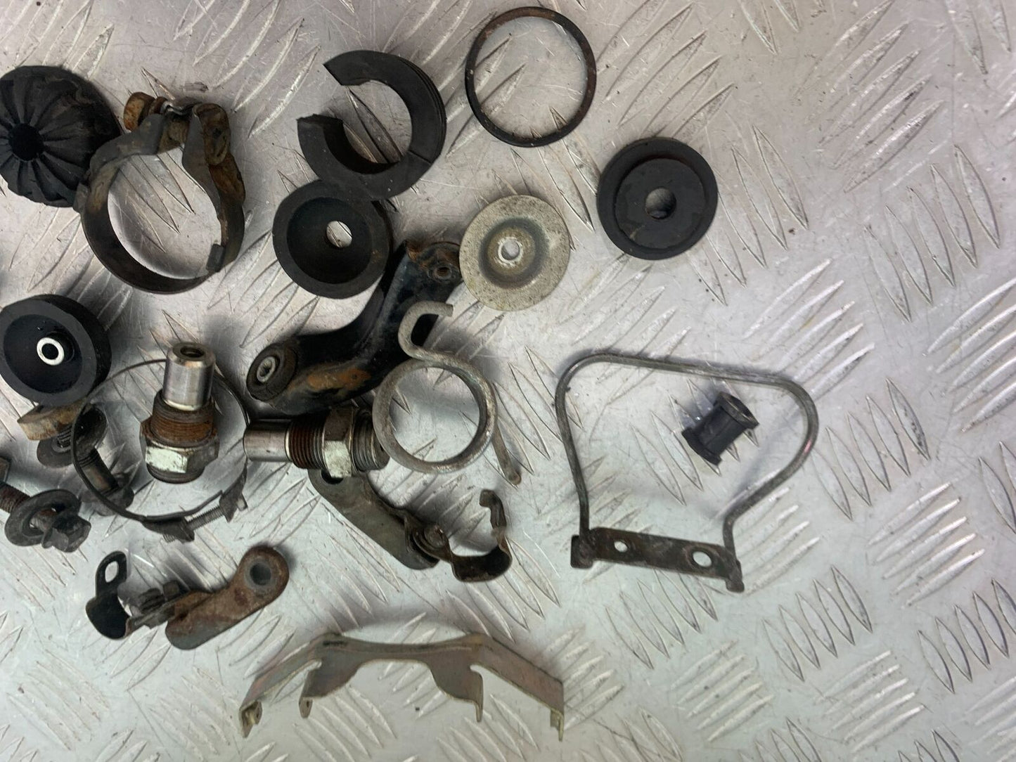 YAMAHA XS1100 MIDNIGHT SPECIAL NUT BOLTS BRACKETS  YEAR 1980-1982 (CMB1122)