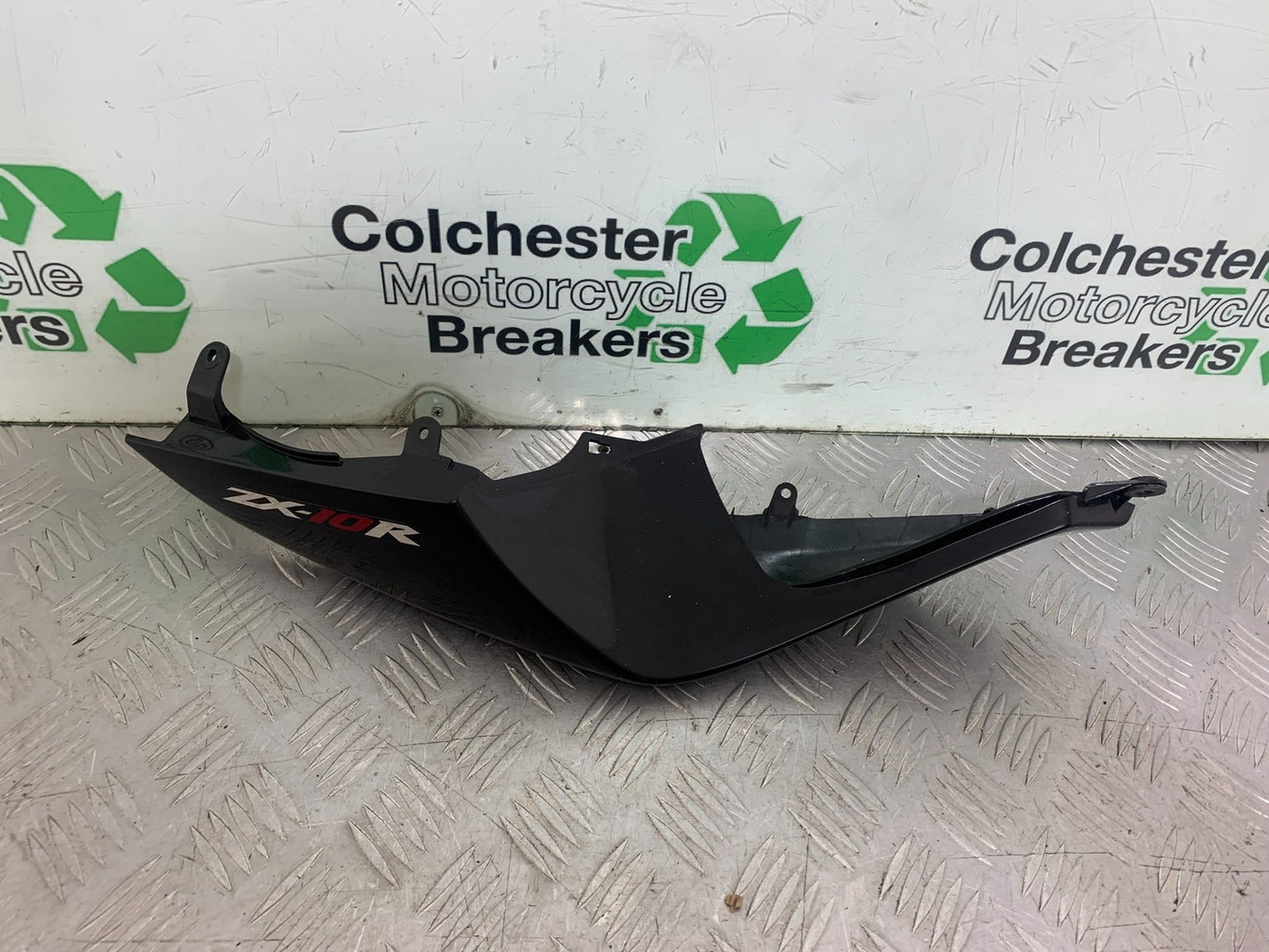 KAWASAKI ZX10R ZX10 R RIGHT SEAT PANEL  2008-2010 (CMB1206)